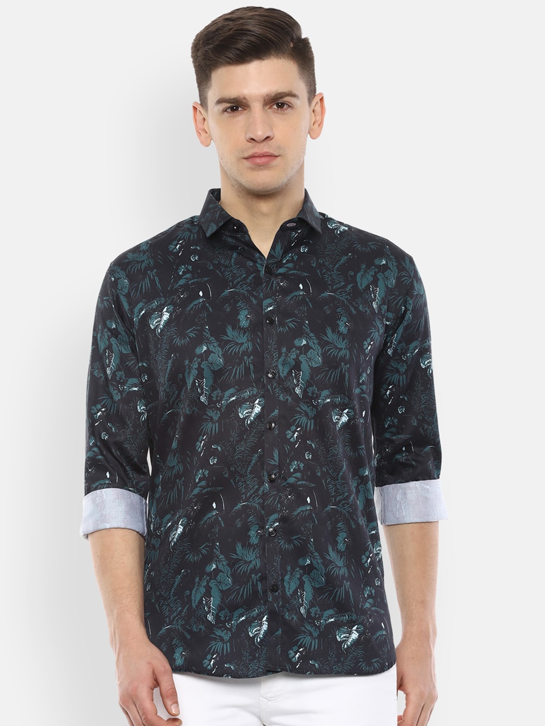 

V Dot Men Black Regular Fit Printed Casual Shirt