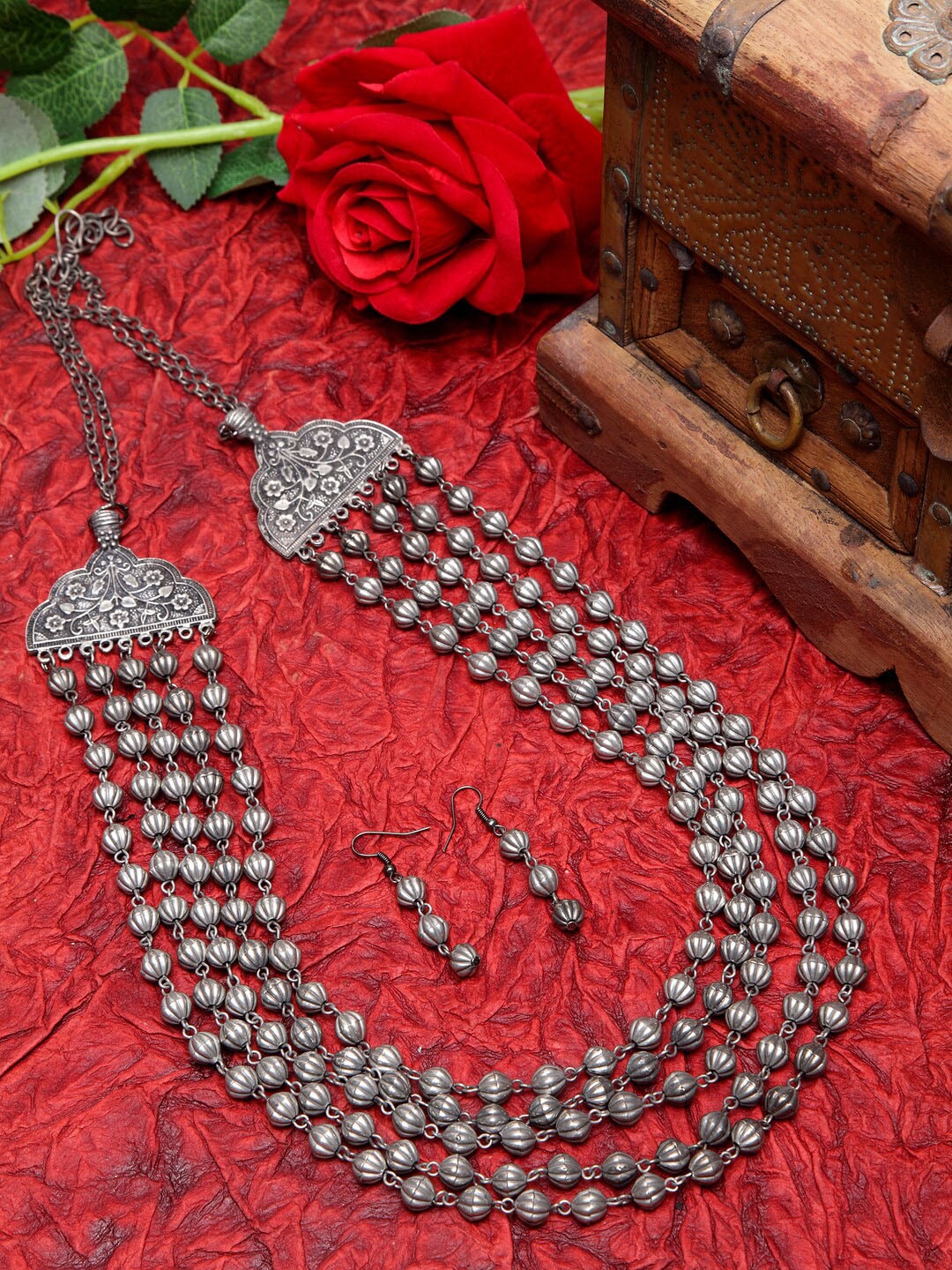 

Moedbuille Layered Design Temple Look Antique Tribal Style Handcrafted Jewelry Set, Silver