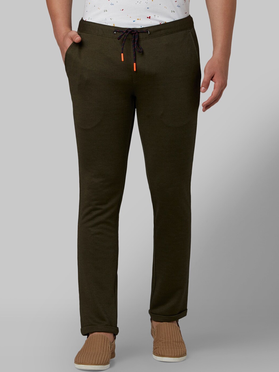 

Park Avenue Men Olive Green Regular Fit Solid Regular Trousers