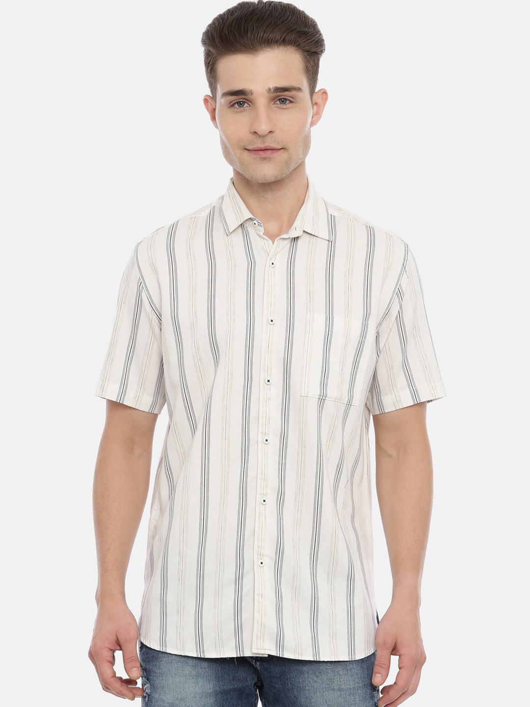 

Bene Kleed Men Off-White & Black Regular Fit Striped Casual Shirt