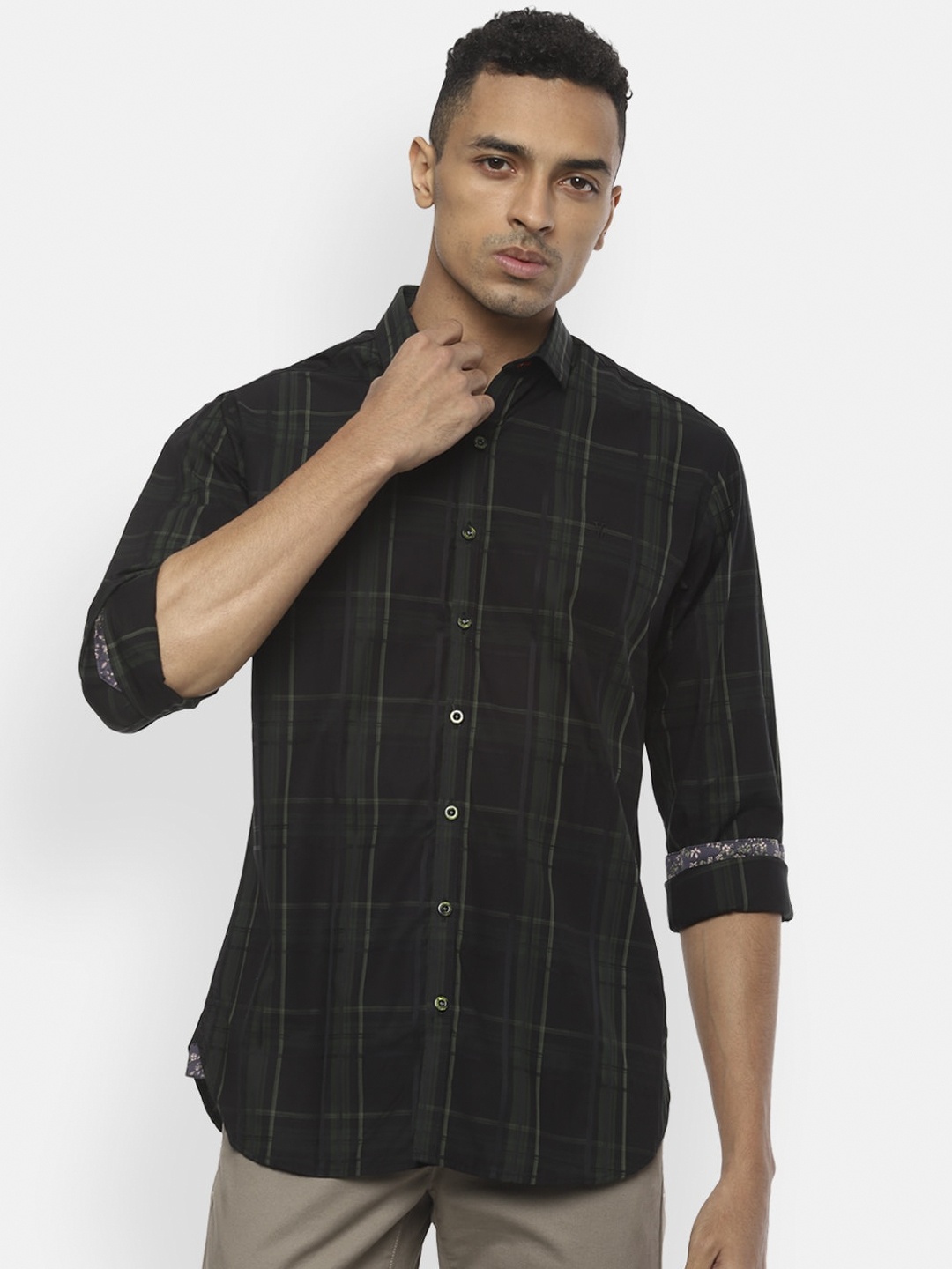 

V Dot Men Black & Green Slim Fit Checked Casual Shirt