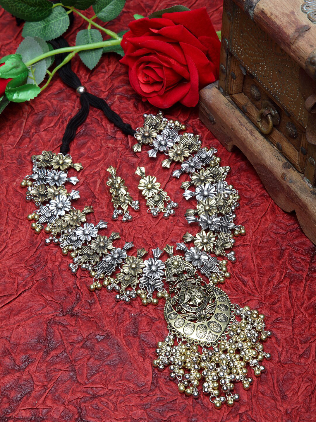 

Moedbuille Oxidised Gold-plated Silver-Toned Floral Tasselled Handcrafted Jewelry Set