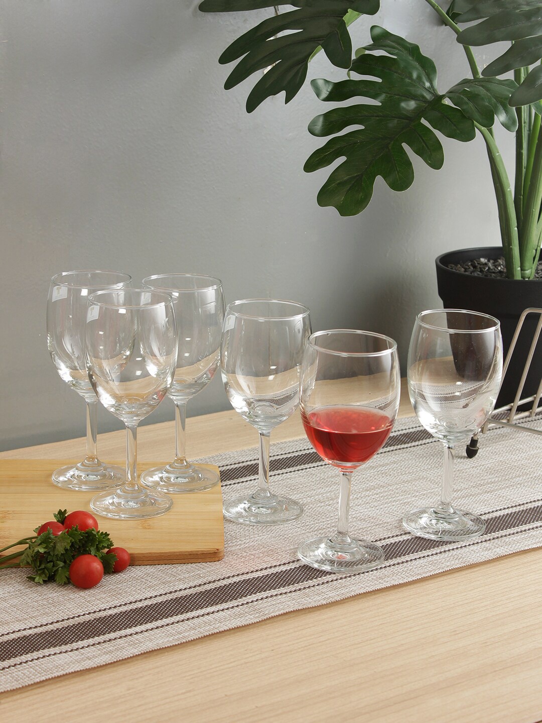 

Ocean Set Of 6 Transparent Solid Classic Wine Glasses