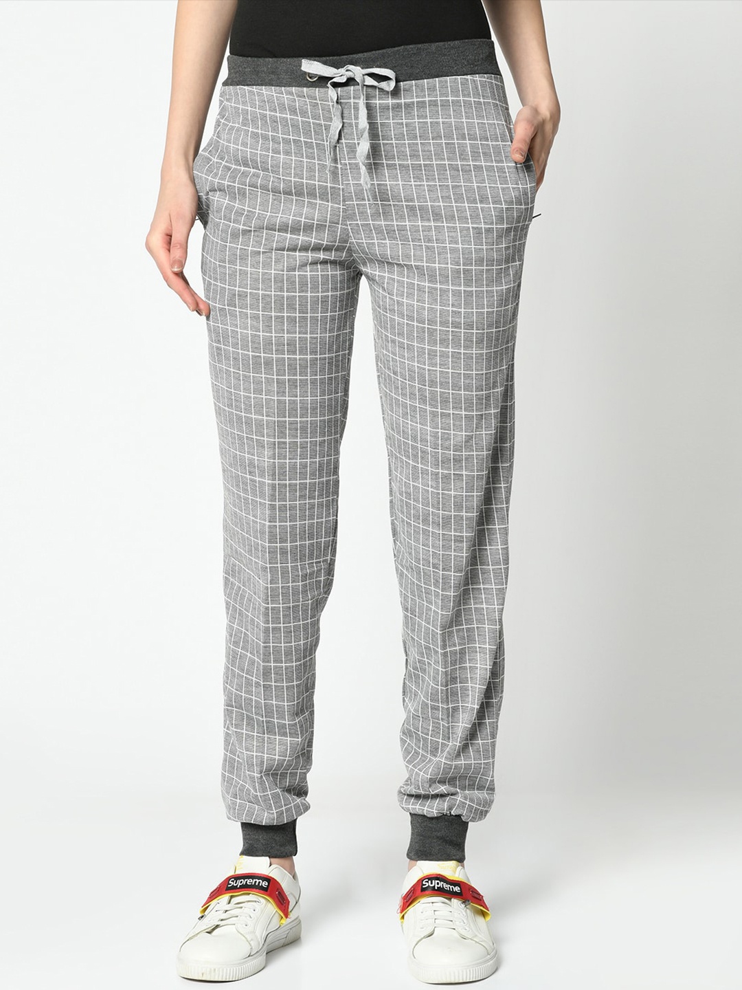 

VIMAL JONNEY Women Grey & White Checked Joggers