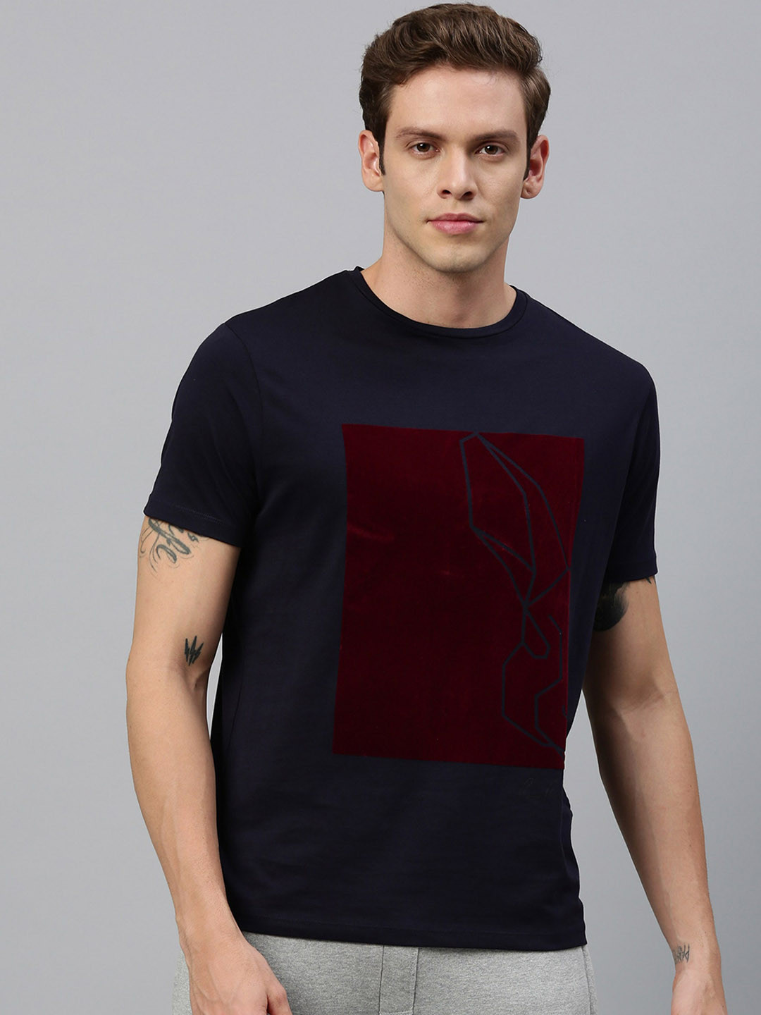 

RARE RABBIT Men Navy Blue Colourblocked Round Neck T-shirt