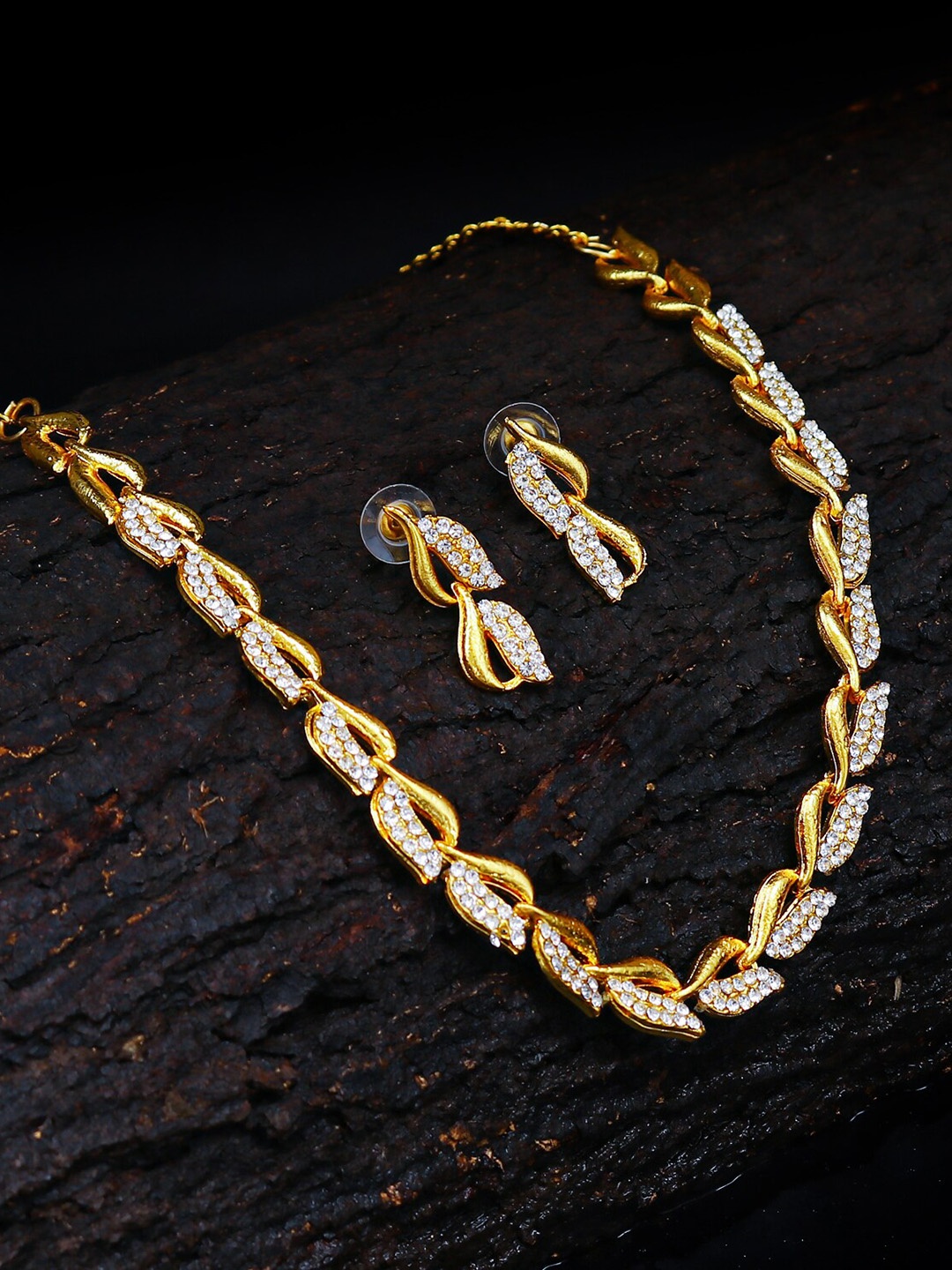 

Sukkhi Gold-Plated White Austrian Diamond Studded Jewellery Set