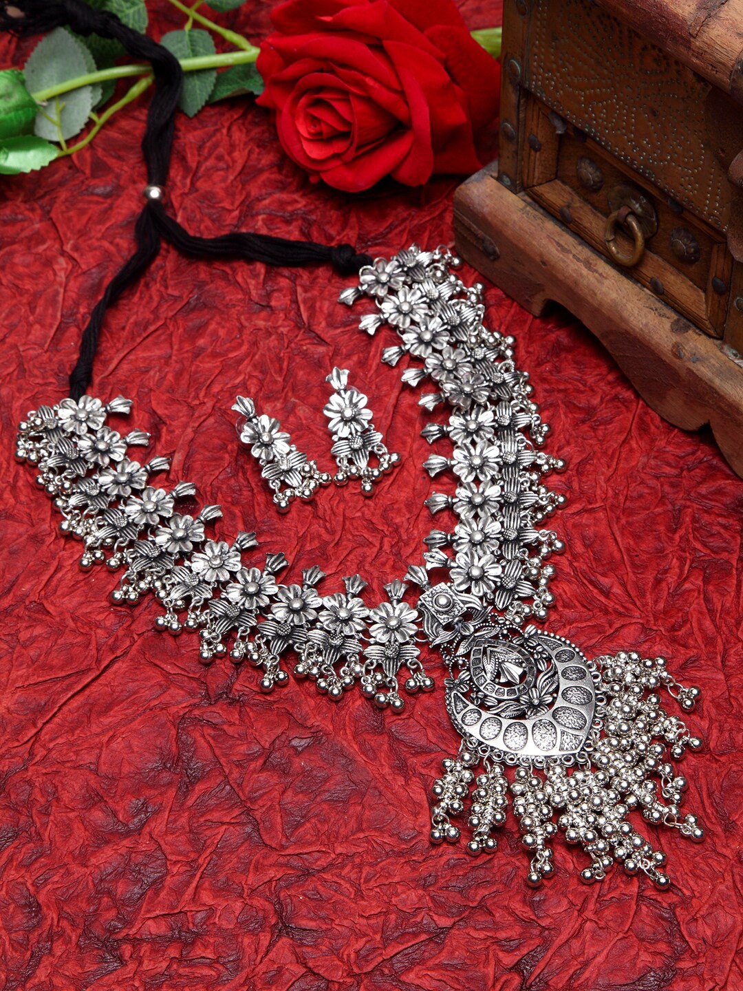 

Moedbuille Oxidised Silver-Plated Tasseled Handcrafted Jewellery Set