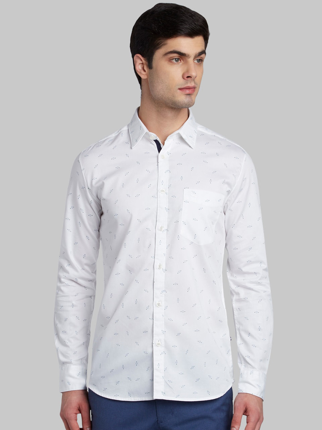 

Parx Men White & Blue Slim Fit Printed Casual Shirt