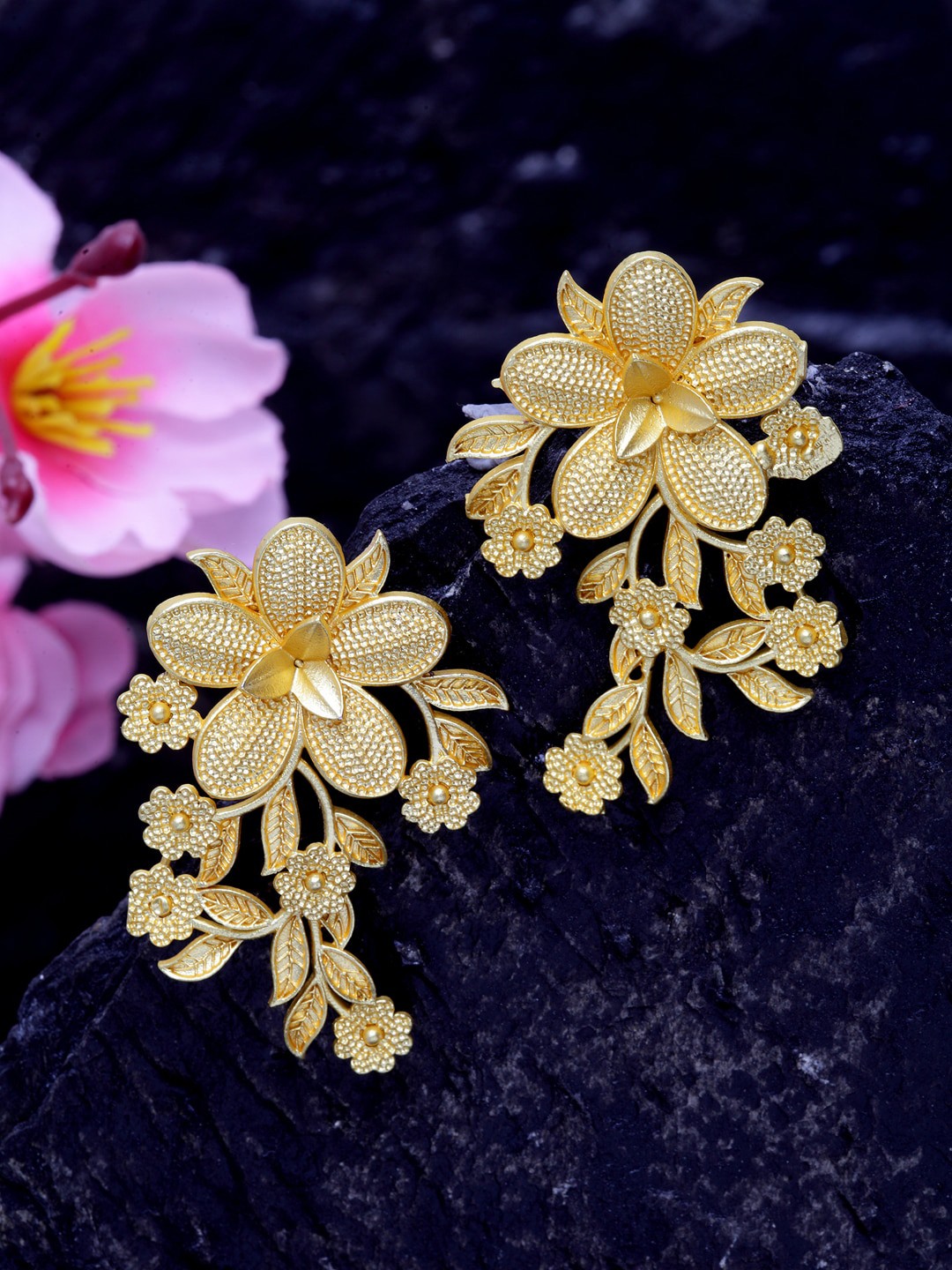 

Moedbuille Gold-Toned Floral Drop Earrings
