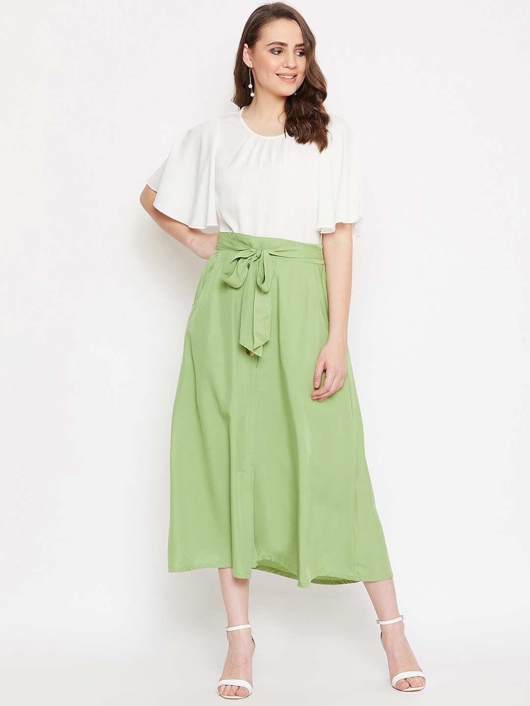 

Bitterlime Women White & Green Solid Top with Skirt