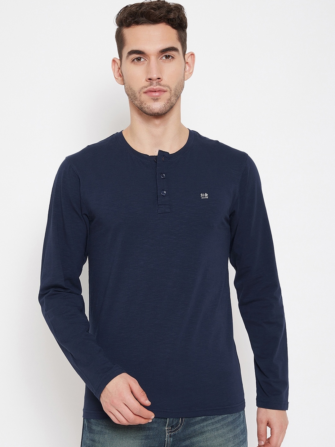 

Okane Men Navy Blue Solid Henley Neck T-shirt