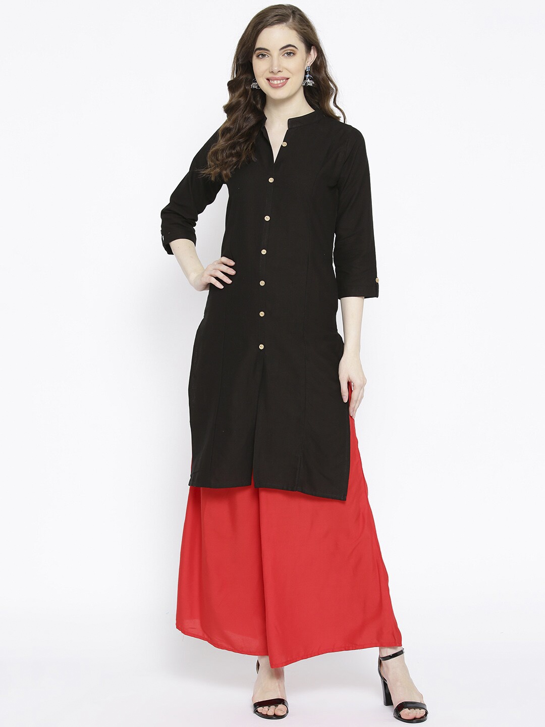 

Vastraa Fusion Women Black Solid Straight Kurta