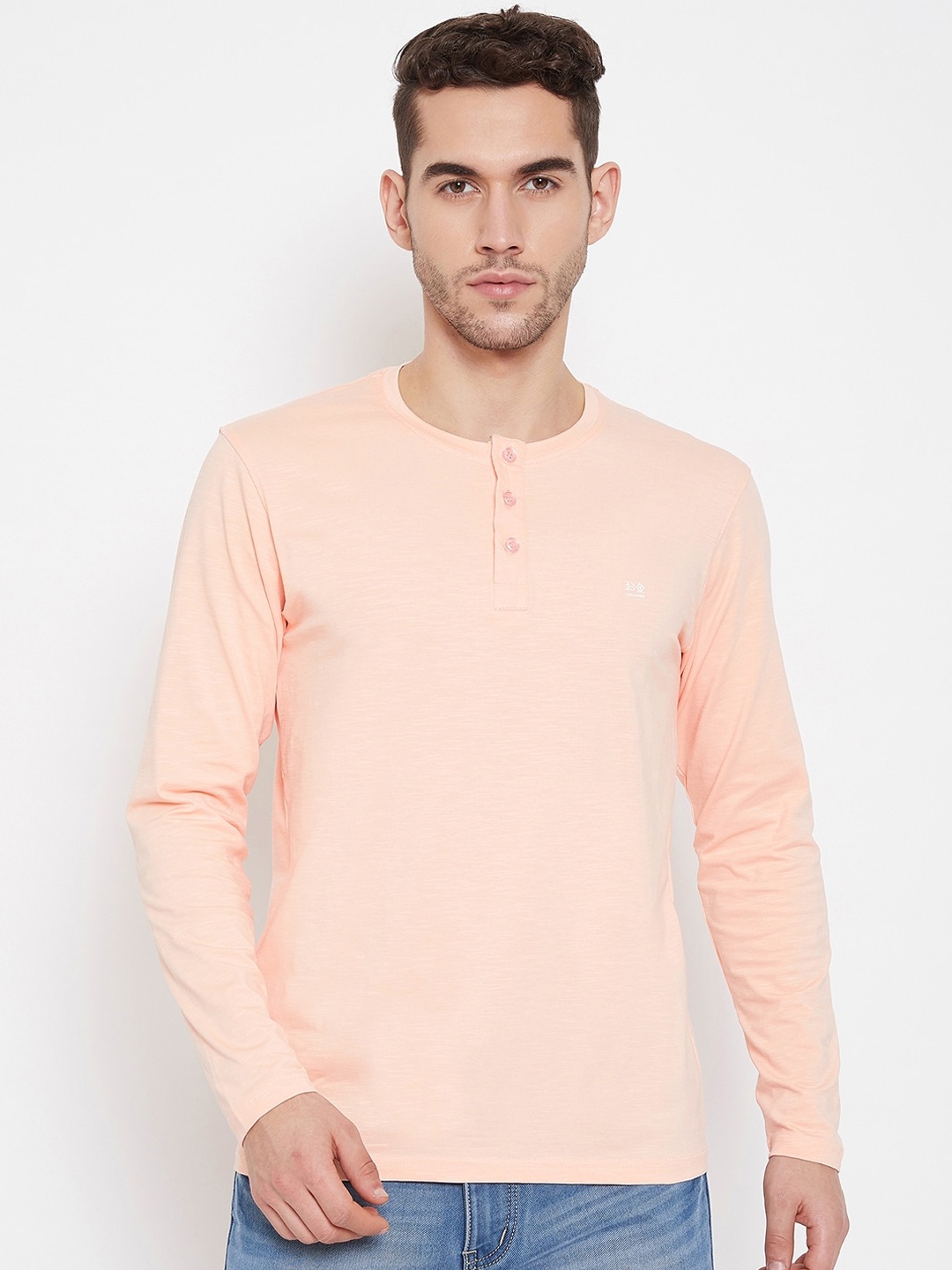 

Okane Men Peach-Coloured Solid Henley Neck T-shirt