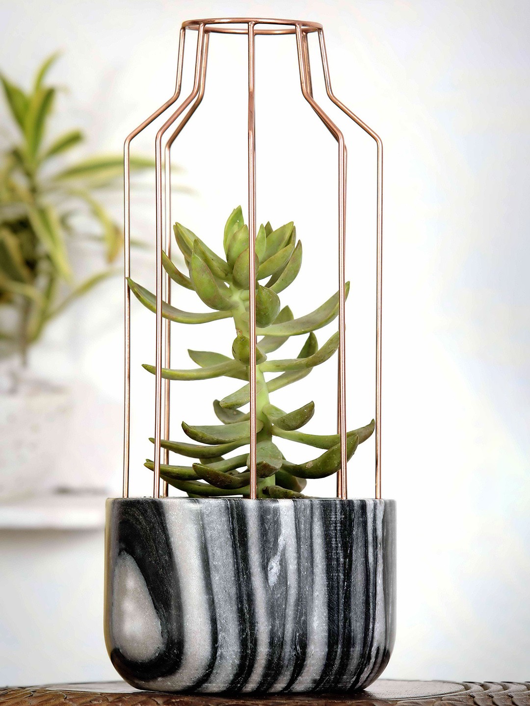 

POSH-N-PLUSH Grey Metal Mesh Planter