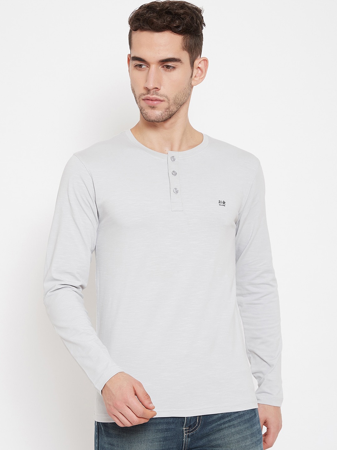 

Okane Men Grey Solid Henley Neck T-shirt