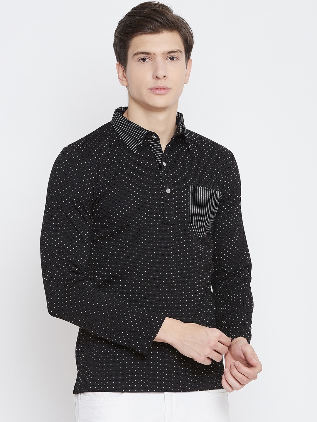 

armure Men Black Printed Polo Collar T-shirt