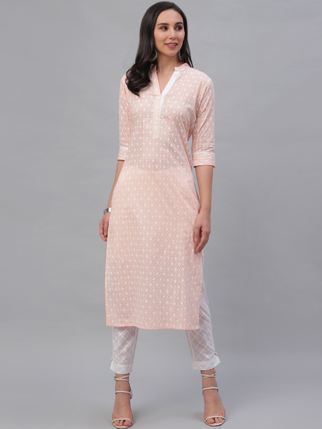 

GERUA Women Peach-Coloured & White Floral Print Kurta with Trousers