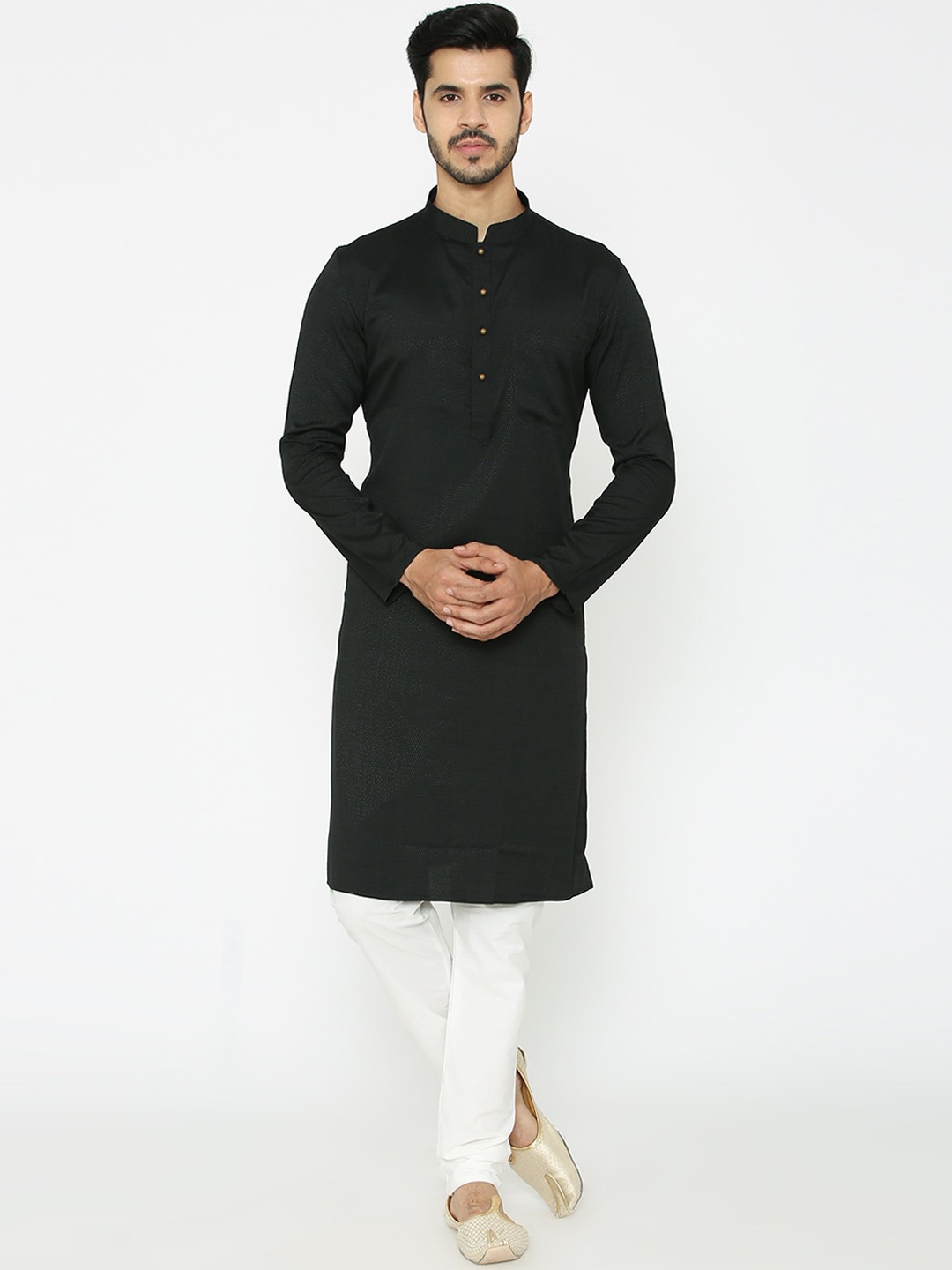 

Manyavar Men Black Solid Straight Kurta