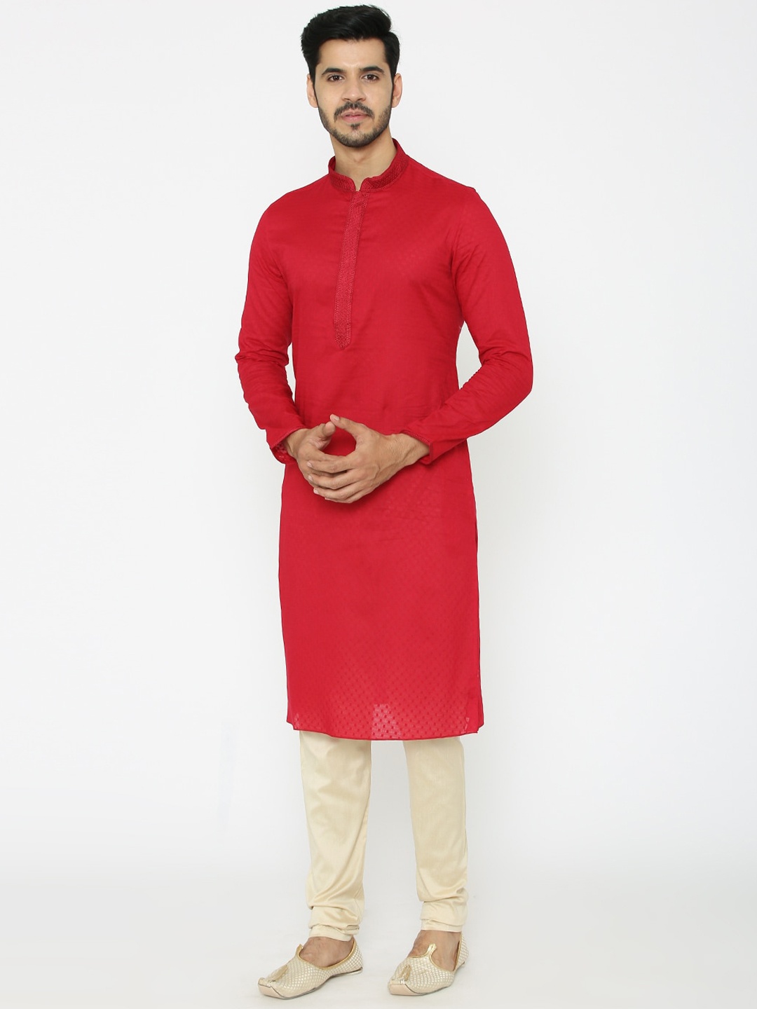 

Manyavar Men Red Solid Straight Kurta