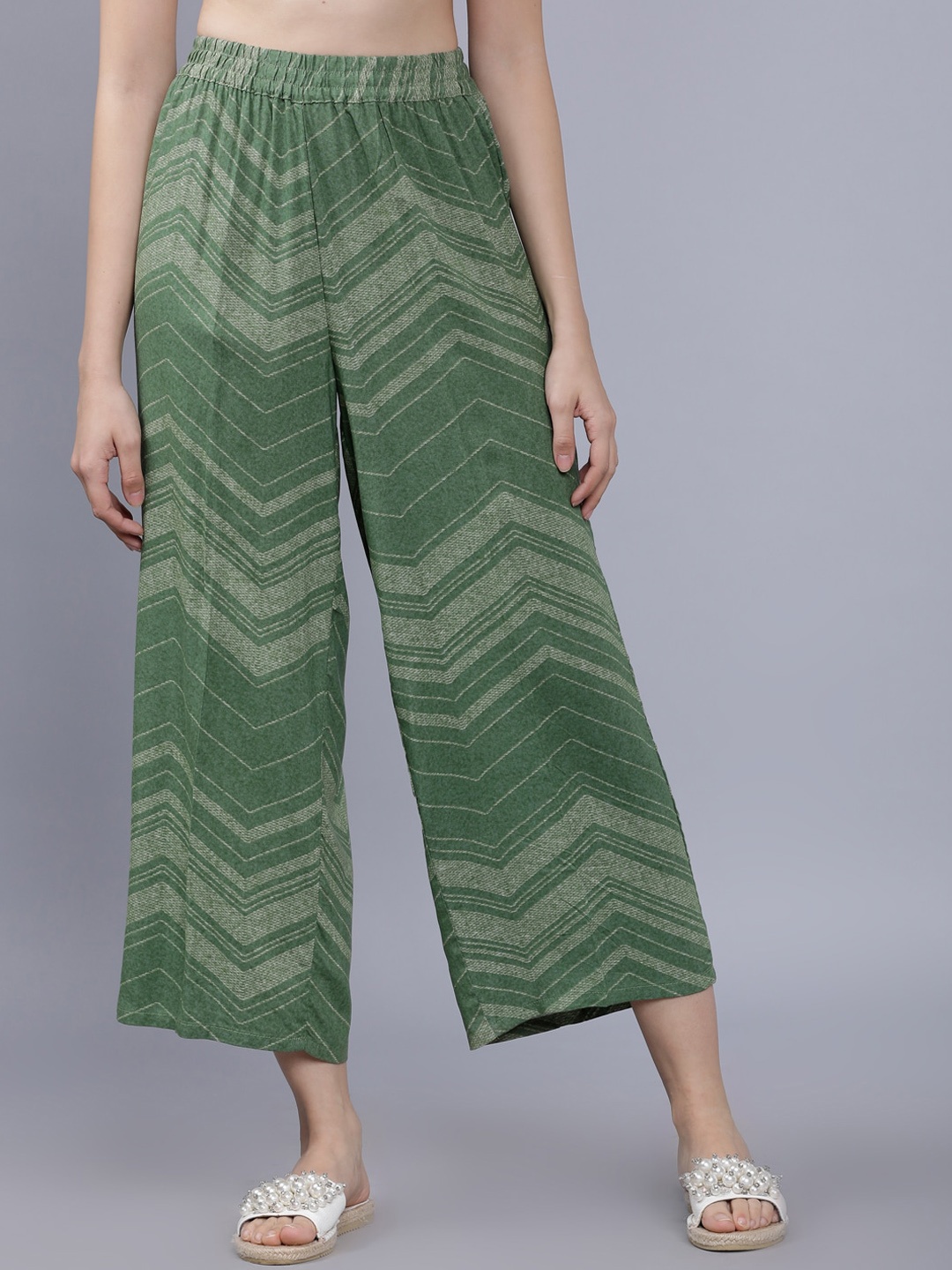 

Vishudh Women Green Printed Straight Palazzos