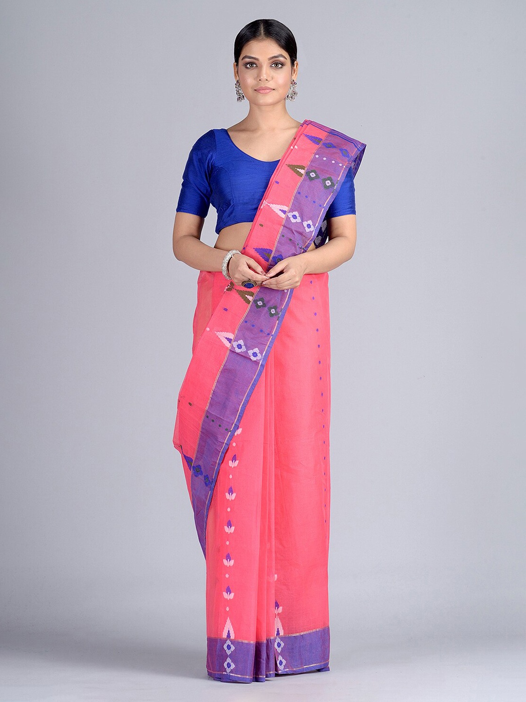 

Mitera Pink & Blue Pure Cotton Woven Design Handloom Taant Saree