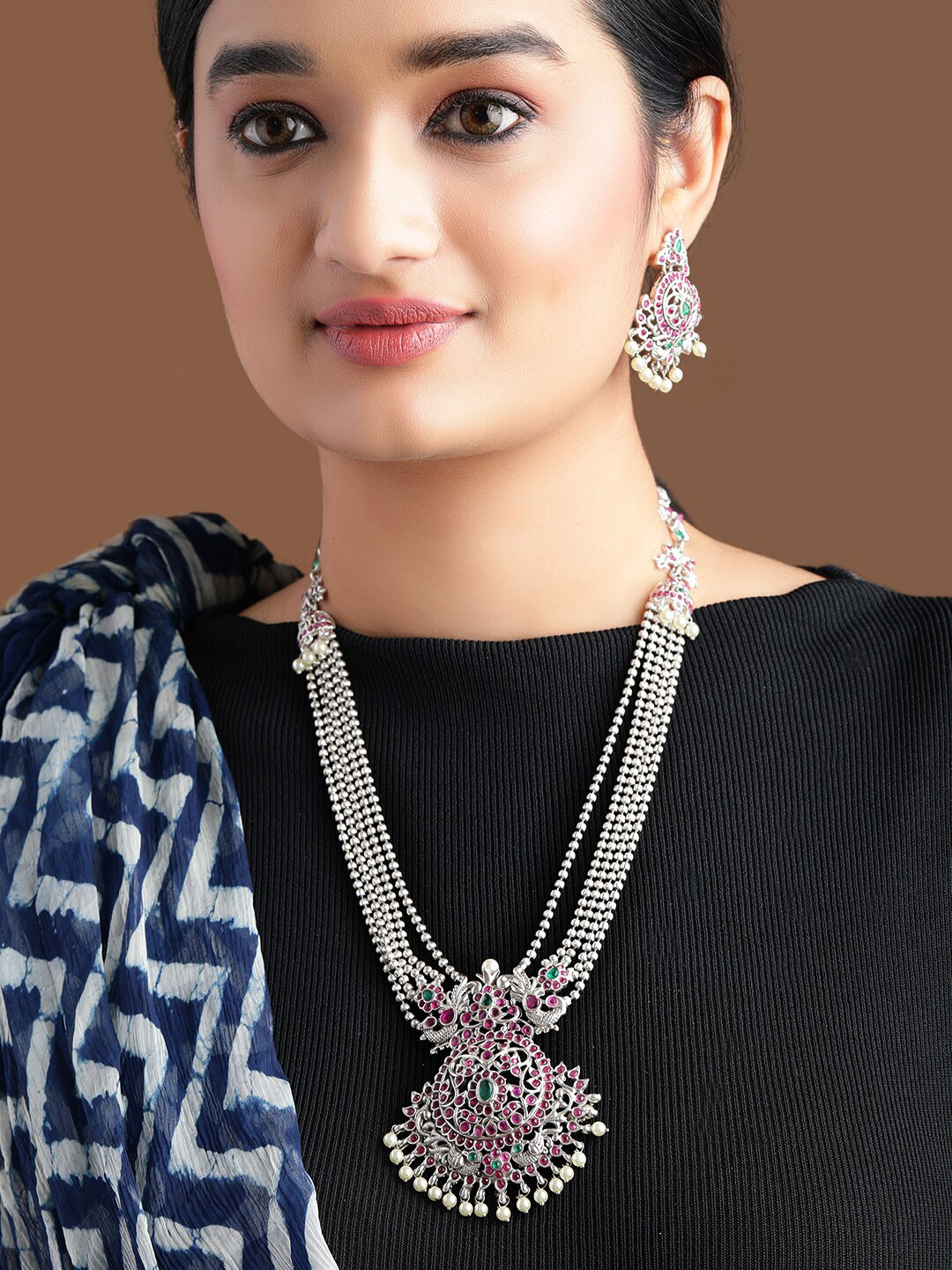 

Rubans Silver-Plated Off-White & Red Ruby Stone-Studded Beaded Handcrafted Jewellery Set