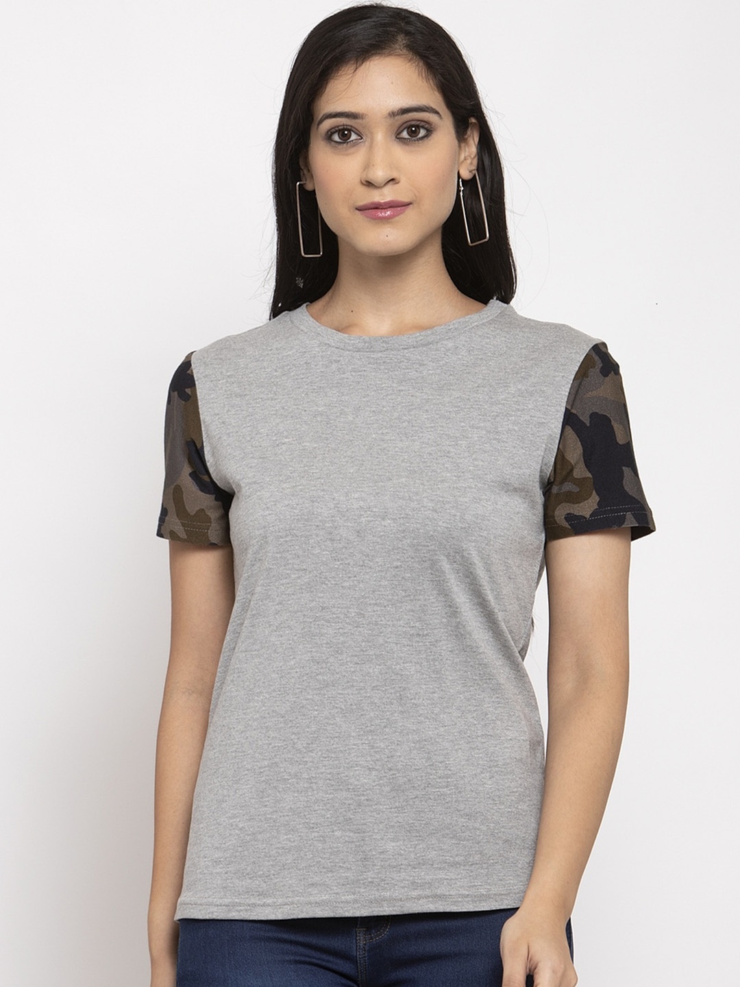 

DOOR74 Women Grey Solid V-Neck T-shirt