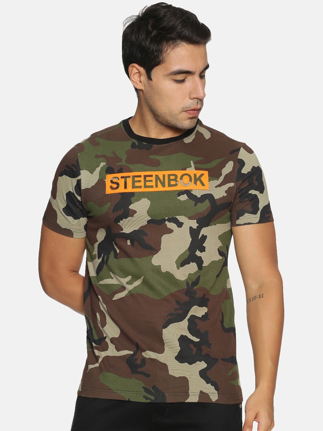 

Steenbok Men Olive Green Camouflage Printed Round Neck Pure Cotton T-shirt
