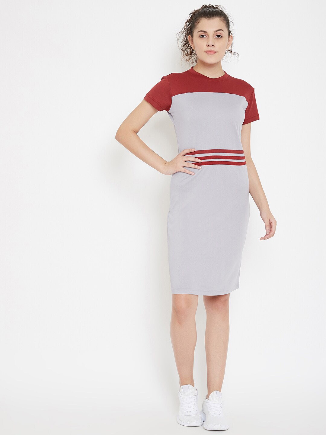 

JUMP USA Women Grey & Red Colourblocked T-shirt Dress