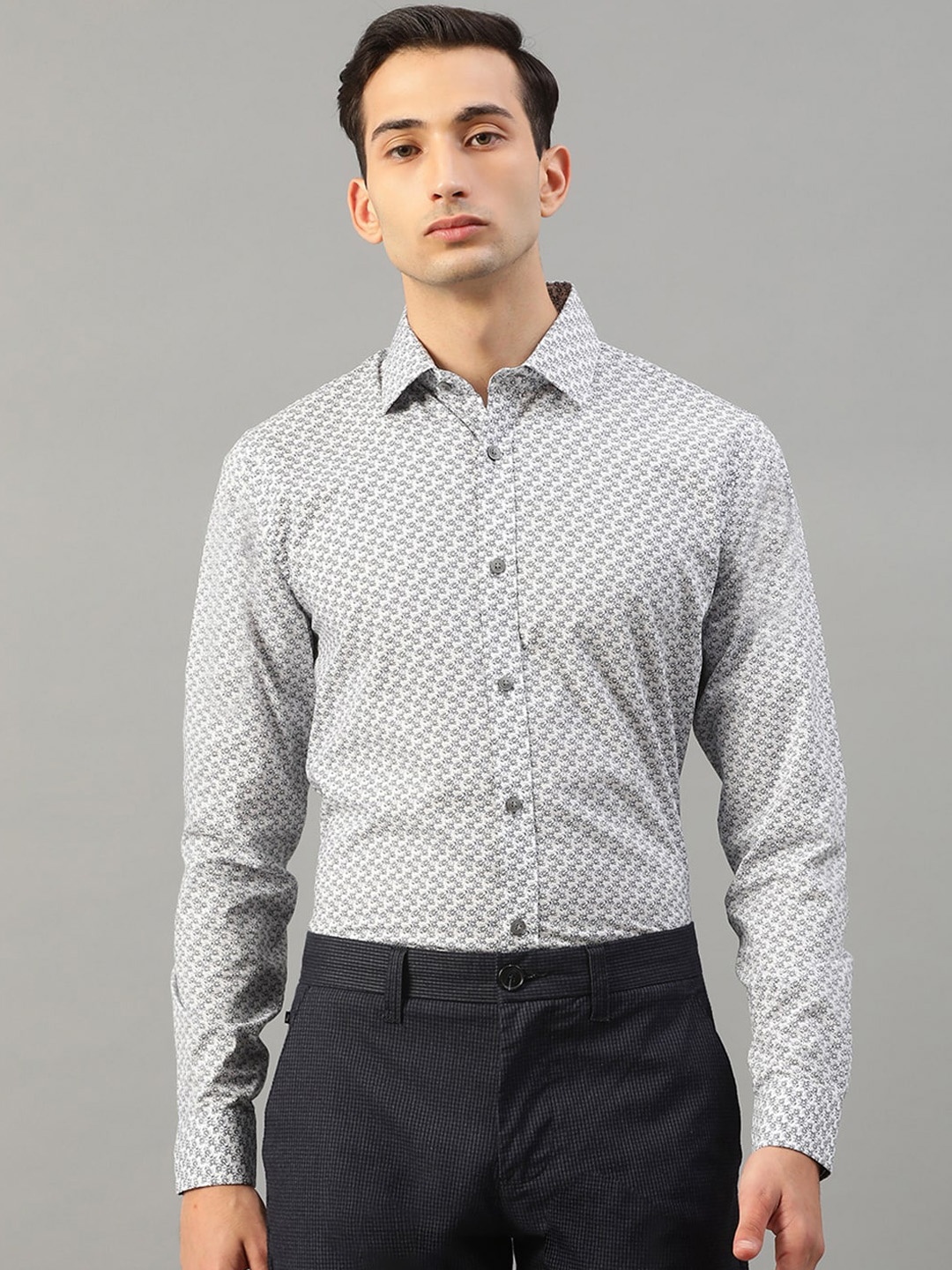 

Matinique Men White Slim Fit Printed Formal Shirt