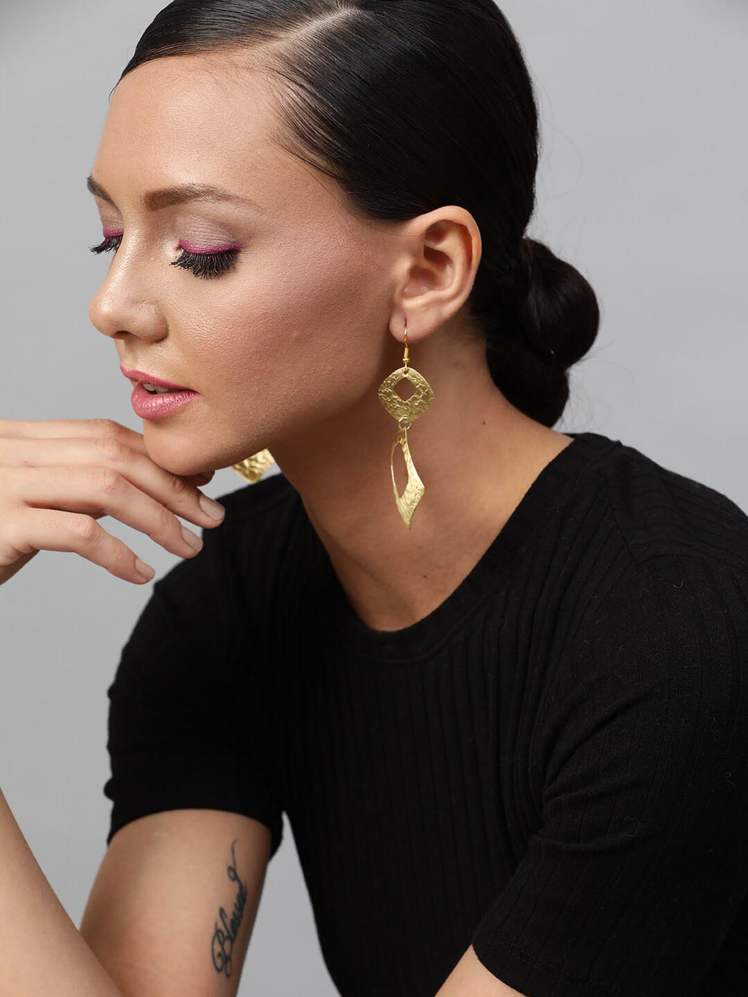 

STREET 9 Gold-Toned Geometric Drop Earrings