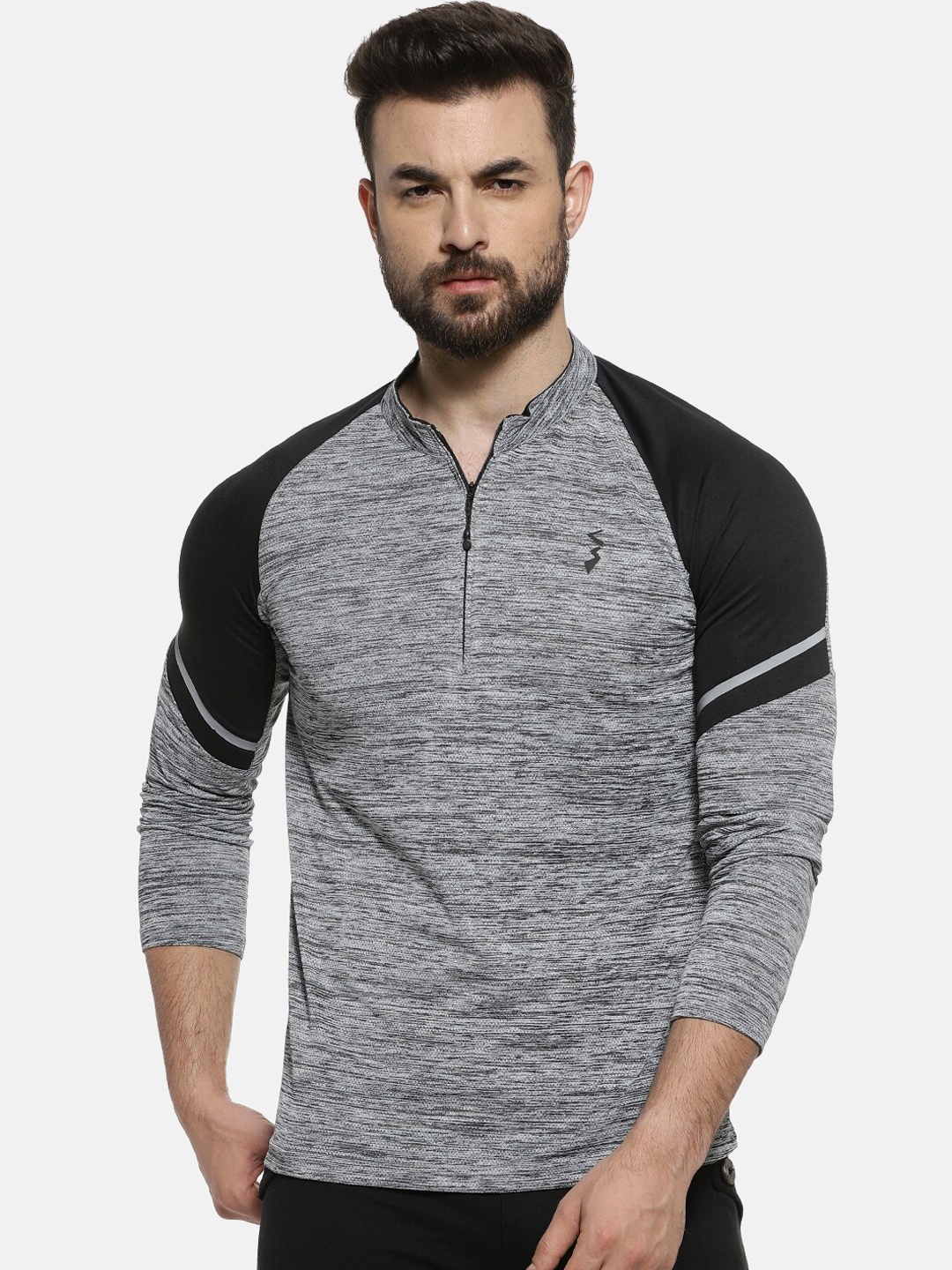 

Campus Sutra Men Grey Solid Mandarin Collar T-shirt