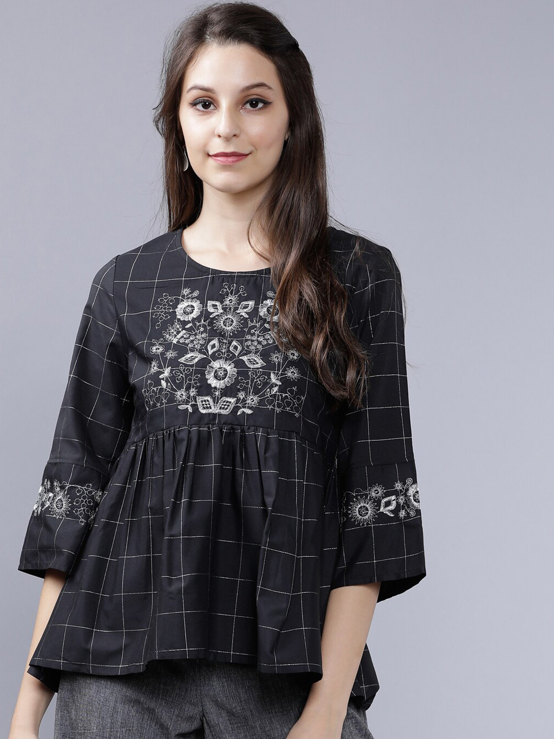 

Vishudh Women Black Printed Tunic