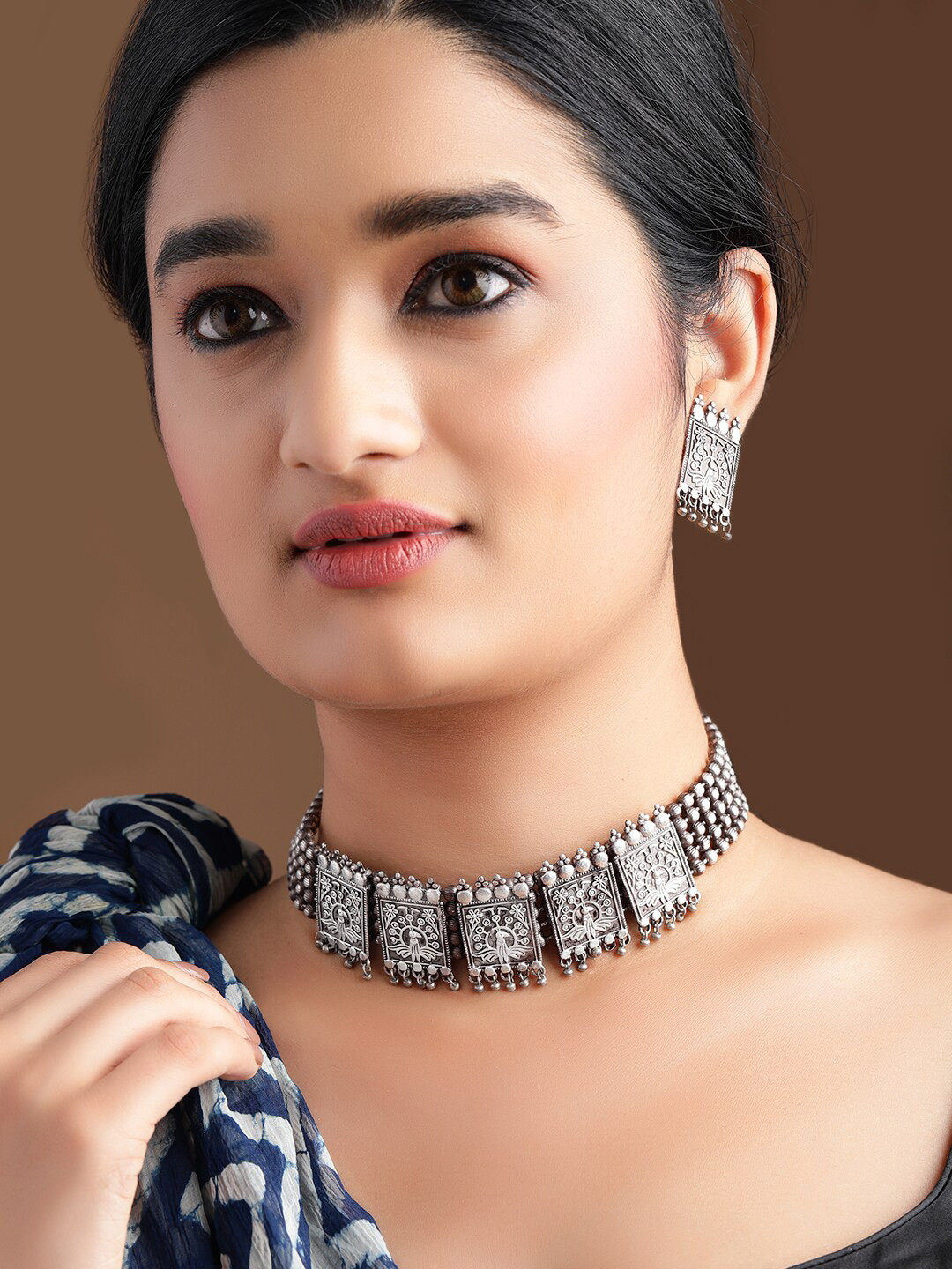 

Rubans Oxidised Silver-Plated Choker Necklace Set