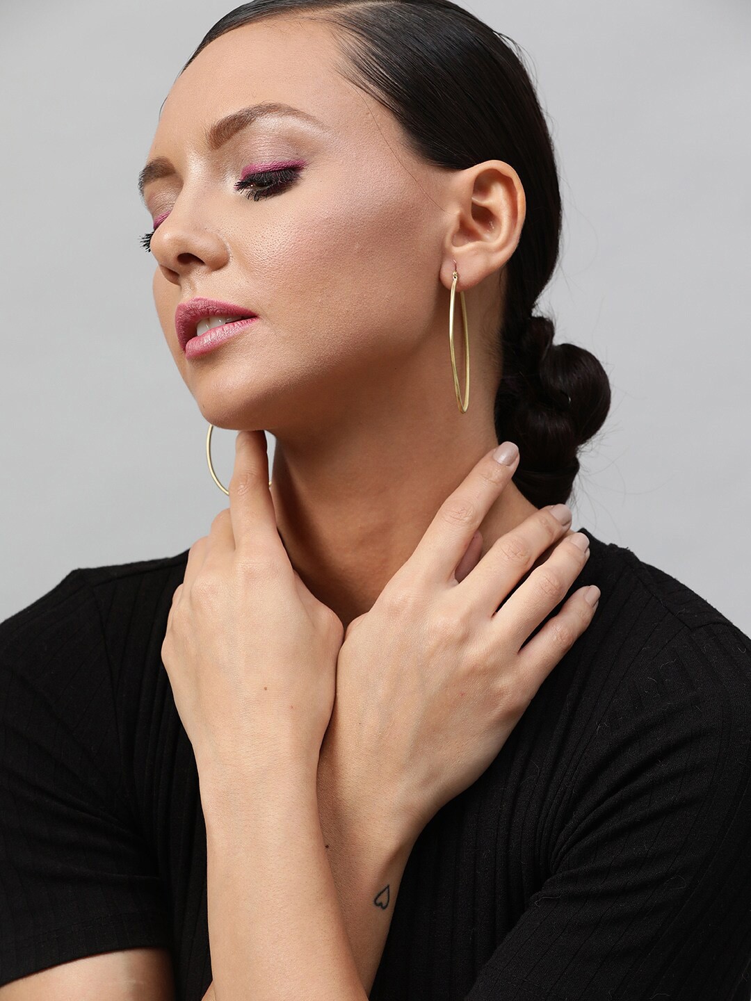 

STREET 9 Gold Circular Hoop Earrings