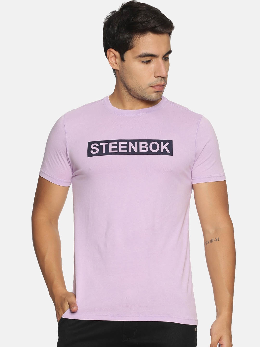

Steenbok Men Lavender Printed Round Neck T-shirt