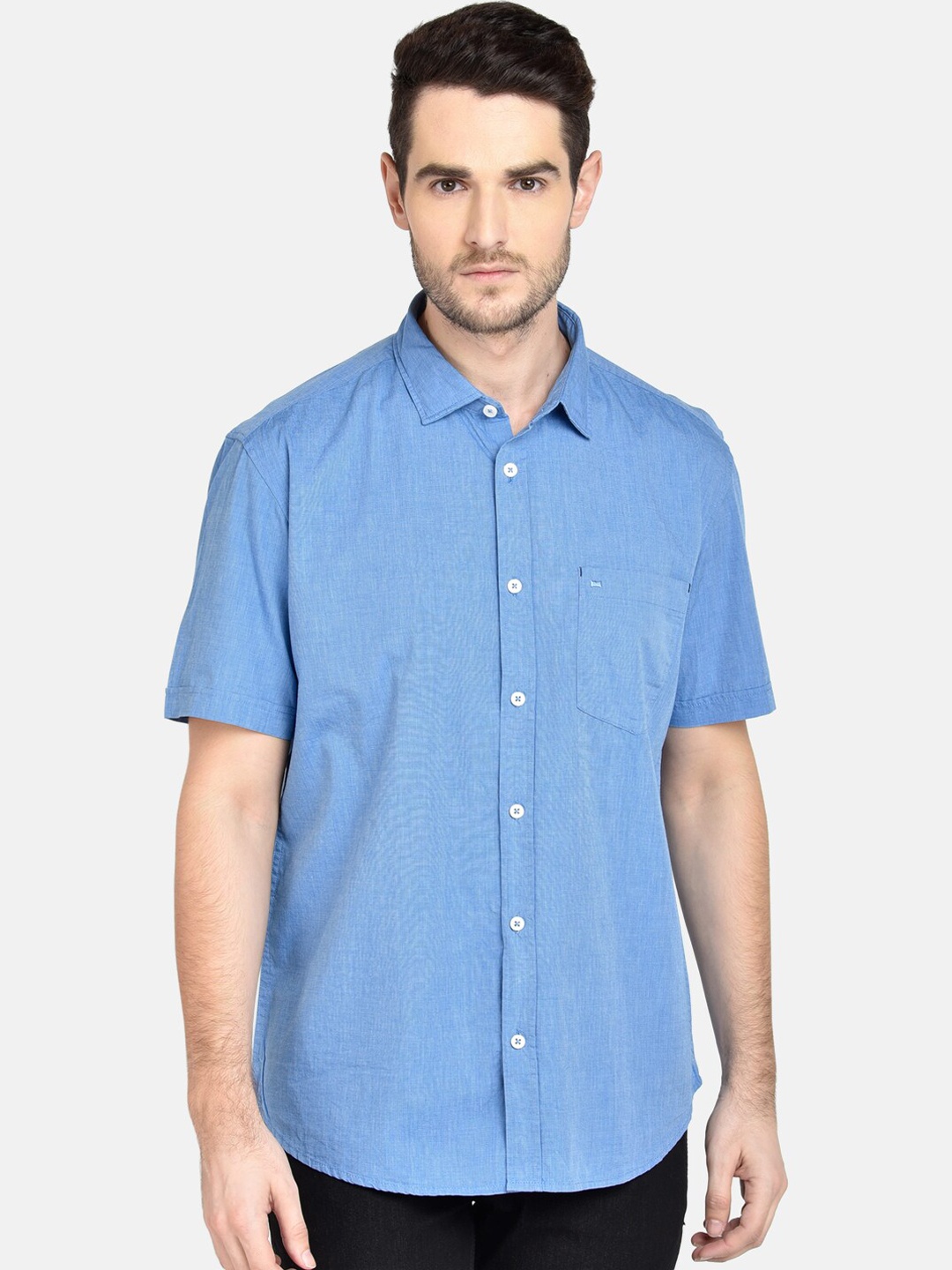 Basics Men Blue Slim Fit Solid Casual Shirt