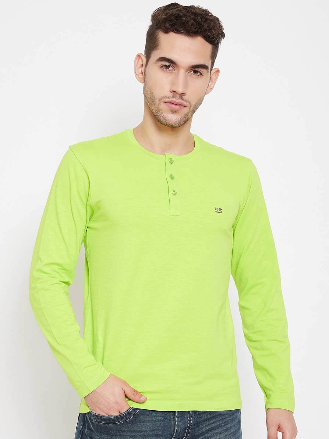 

Okane Men Green Solid Henley Neck T-shirt