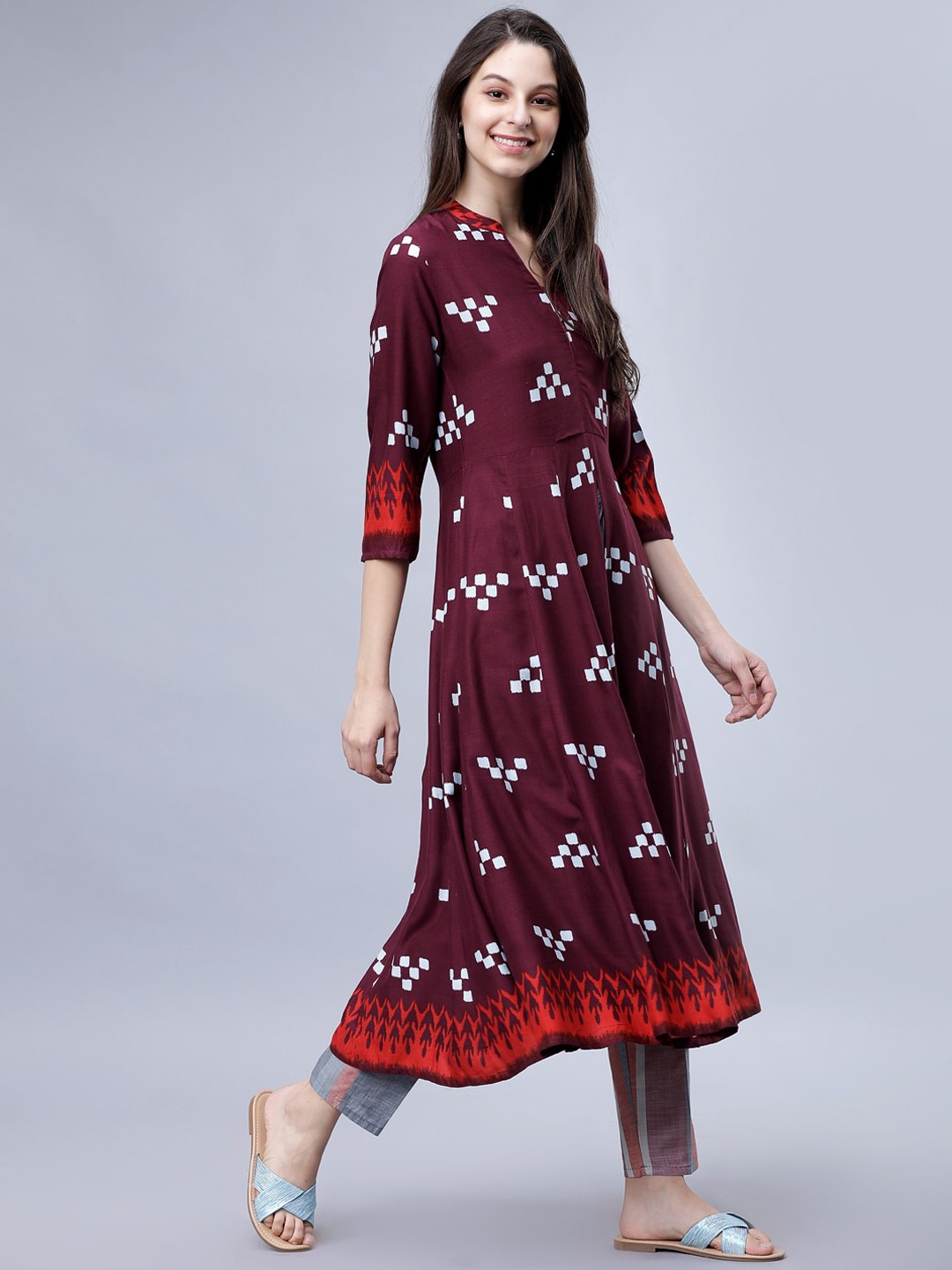 

Vishudh Women Maroon & Blue Printed Kurta with Trousers