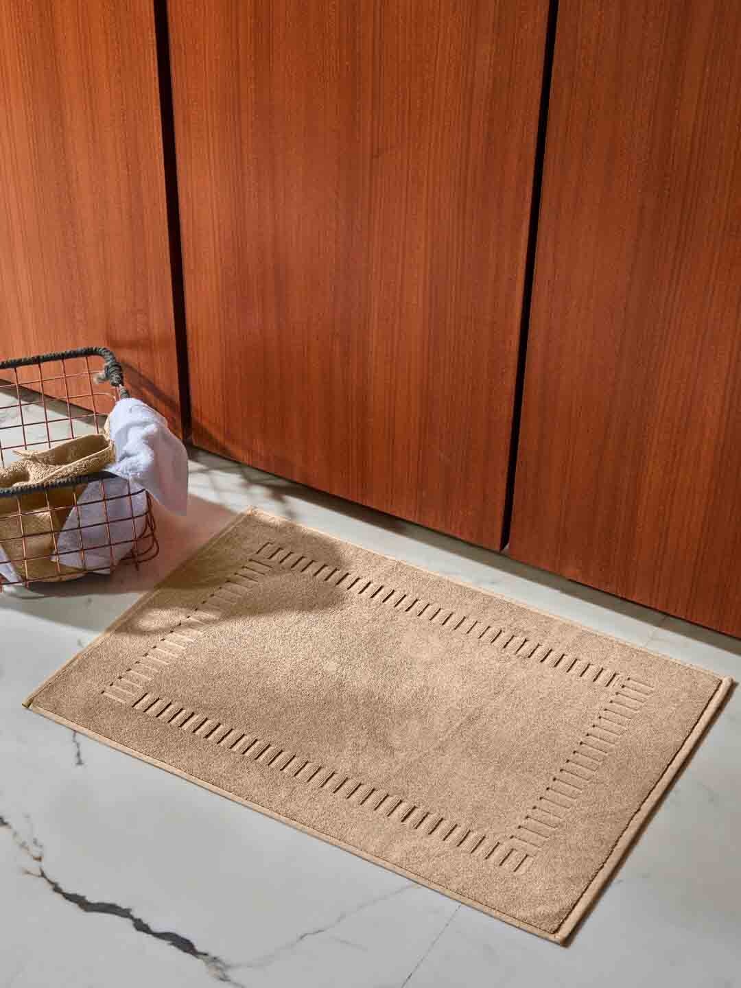 DDecor Beige Solid 550 GSM Live Beautiful Bath Rug