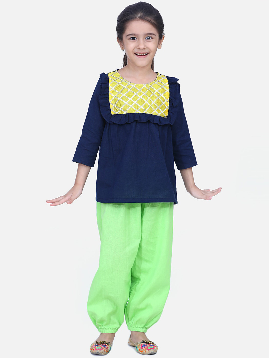 

BownBee Girls Navy Blue & Green Yoke Design Kurta Set