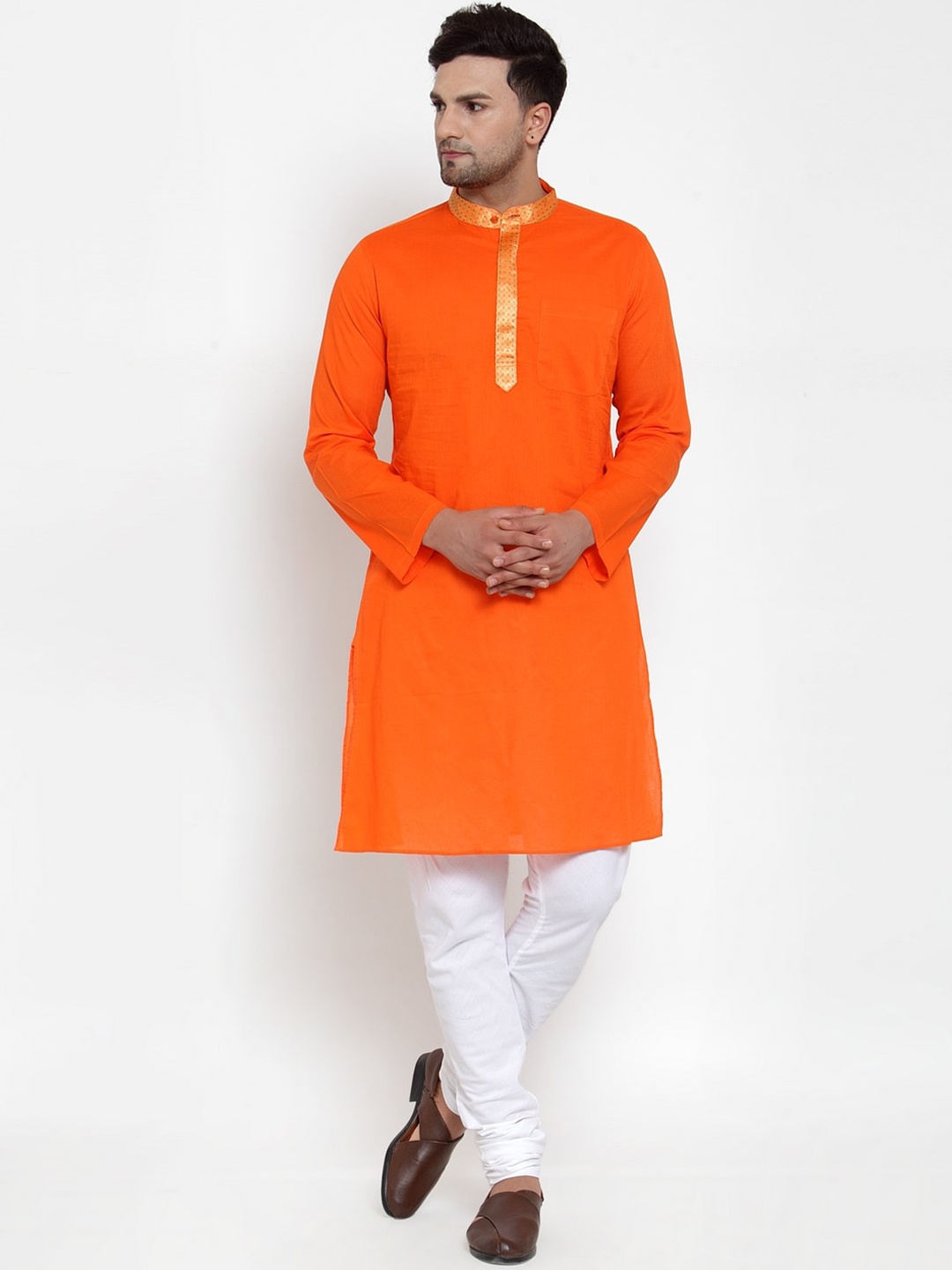 

NEUDIS Men Orange Solid Straight Kurta