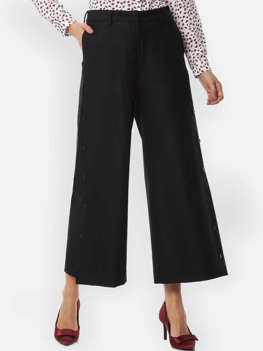 

Van Heusen Woman Black Regular Fit Solid Culottes