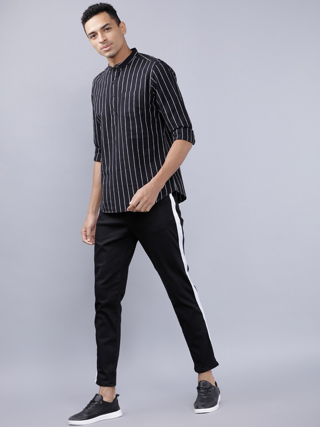 HIGHLANDER Men Black & White Slim Fit Striped Cotton Linen Casual Shirt