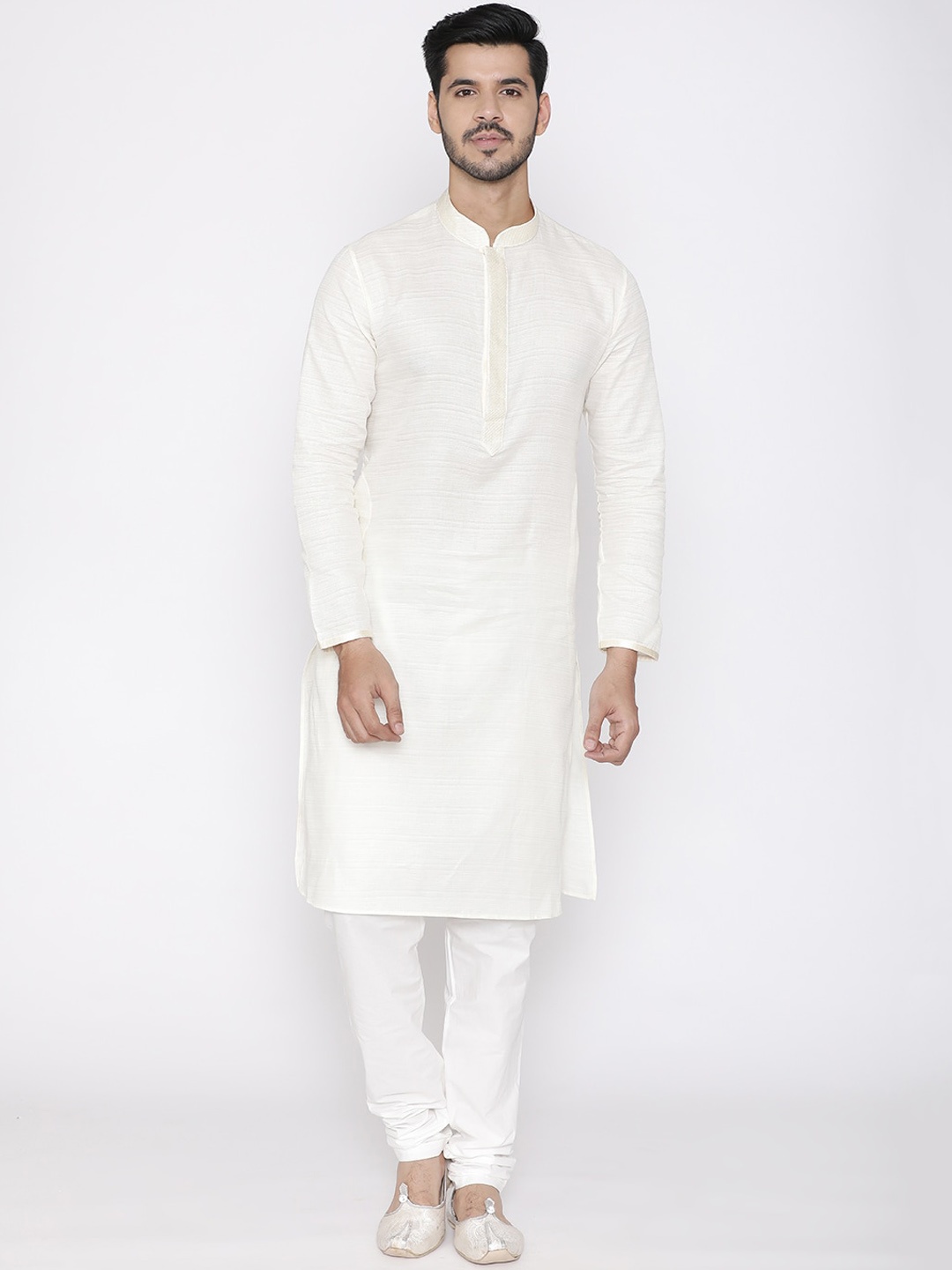 

Manyavar Men White Solid Kurta with Pyjamas