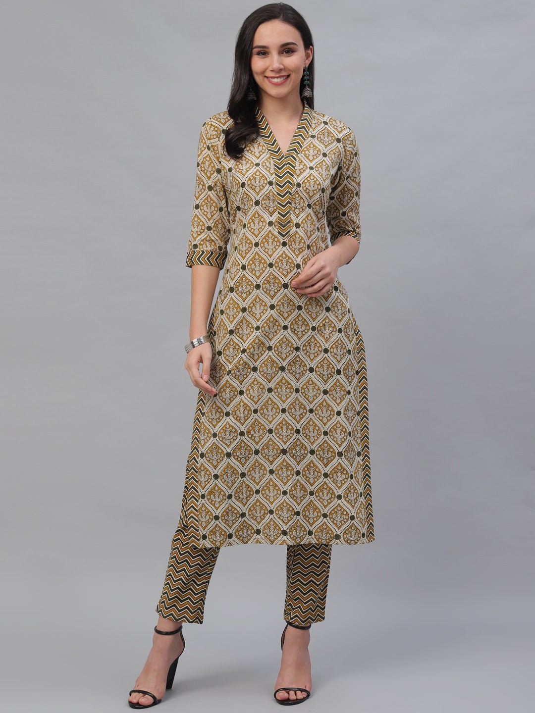 

Gerua By Libas Women Multicoloured Floral Printed Angrakha Pure Cotton Kurta with Trousers, Multi