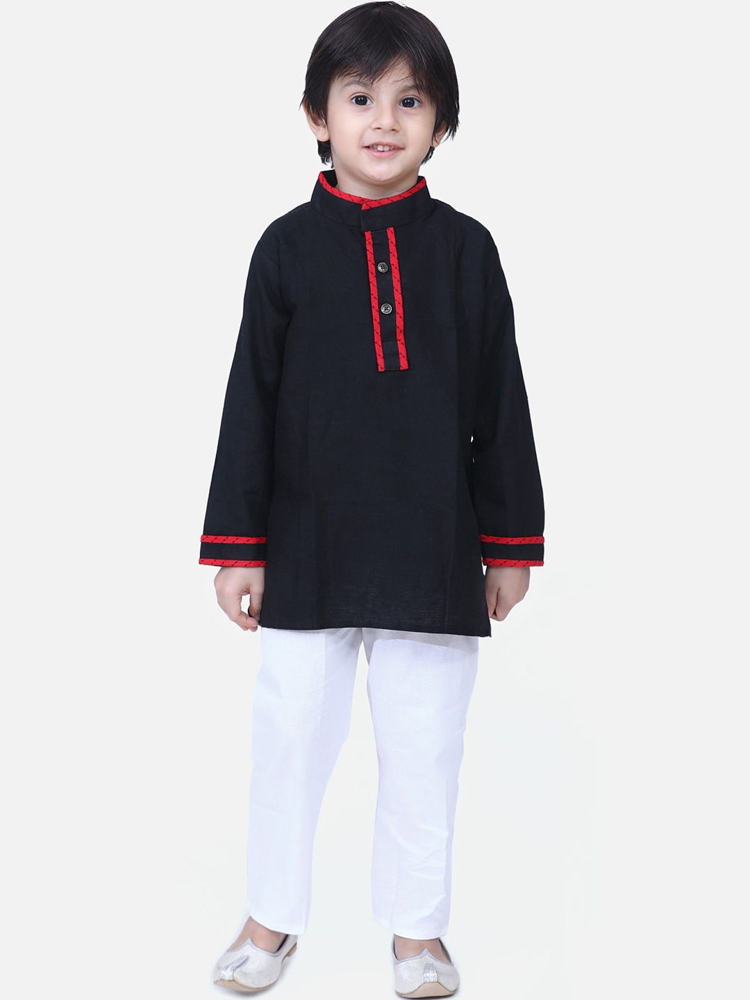 

BownBee Boys Black & Red Solid Kurti with Salwar