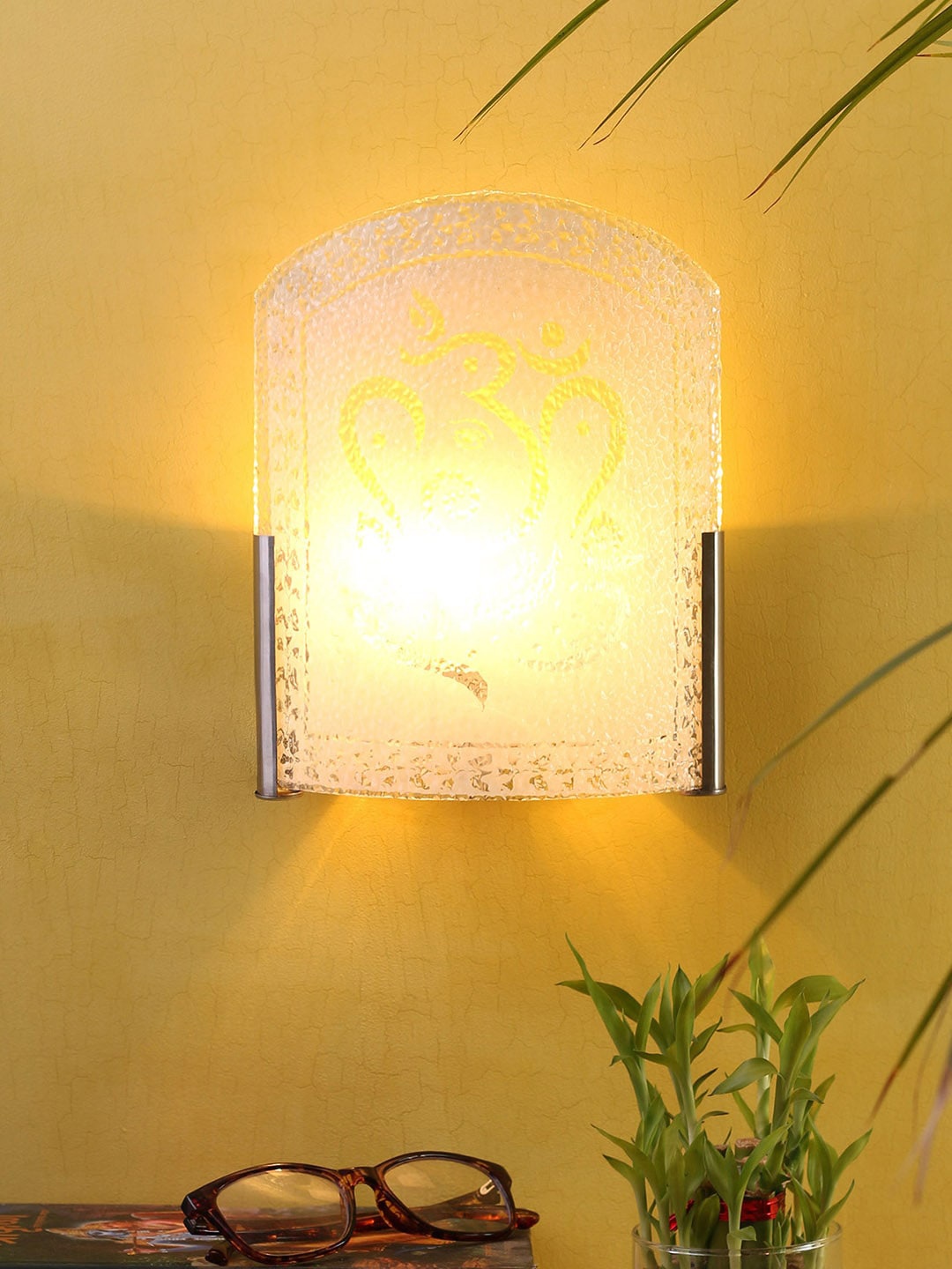 

Devansh White Textured Ganesh Ji Flash Mount Light