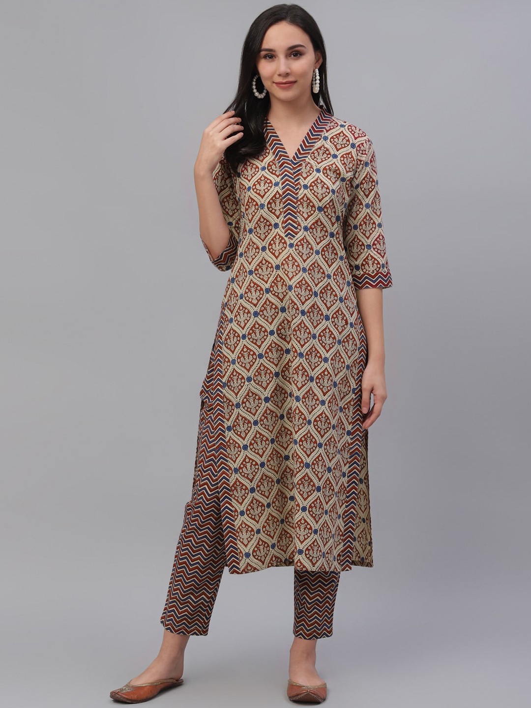 

GERUA Women Beige Floral Printed Regular Pure Cotton Kurta with Trousers