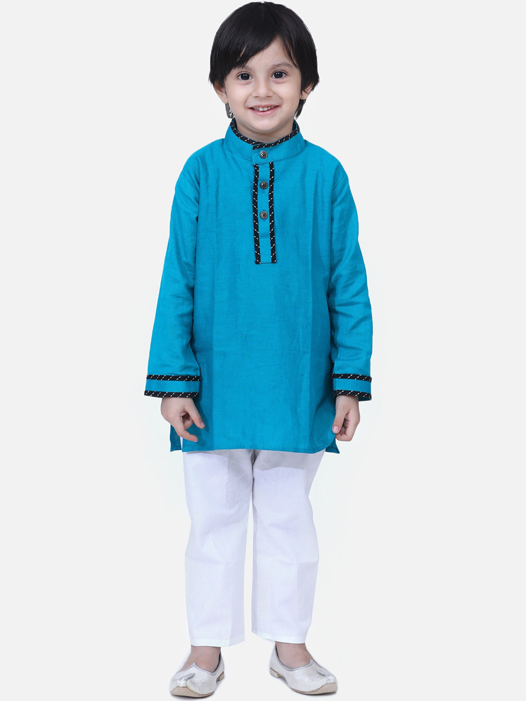 

BownBee Boys Blue & White Solid Kurta with Pyjamas